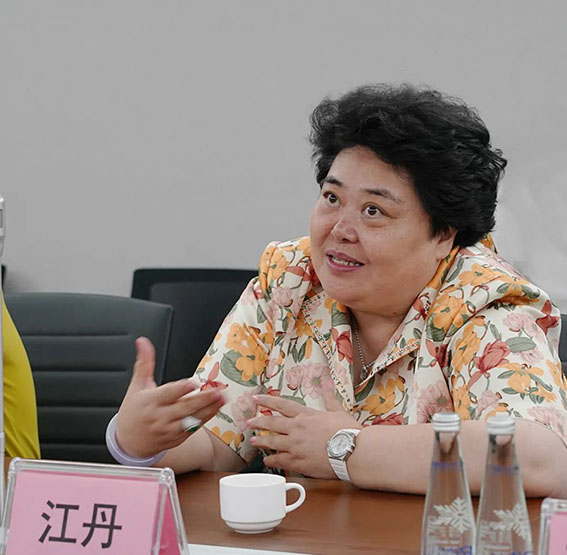 中国红十字会总会事业发展中心主任、中国社会保障学会养老服务分会名誉会长江丹w.jpg